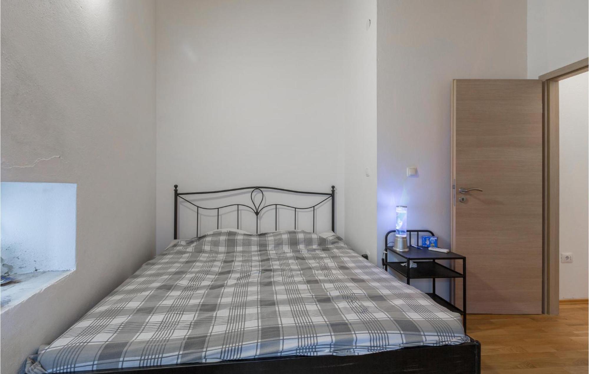 2 Bedroom Stunning Home In Bale Luaran gambar